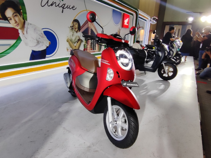 Seberapa Irit Konsumsi BBM Honda Scoopy Terbaru 2025? Simak Spesifikasi Mesinnya di Sini!