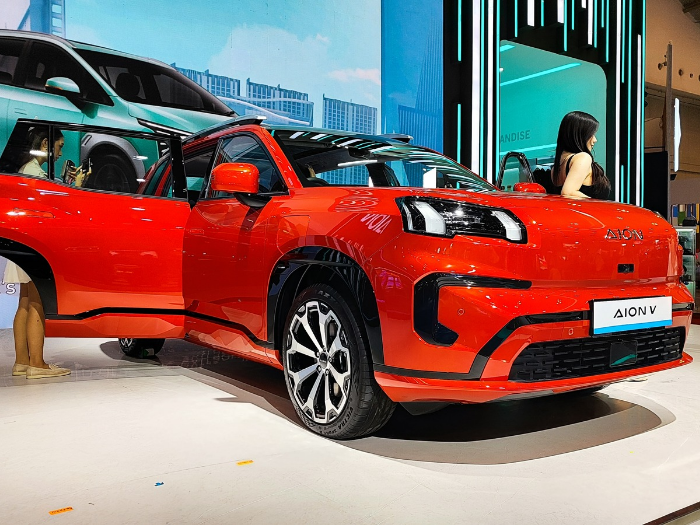 5 Kelebihan Mobil Listrik AION V Terbaru, Rp 500 Jutaan Ada Kursi Pijatnya!