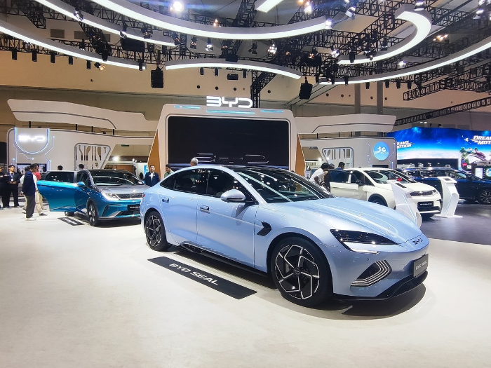 Daftar Merek Mobil Listrik Terbaru yang Hadir di IIMS 2025, Dijamin Lengkap!