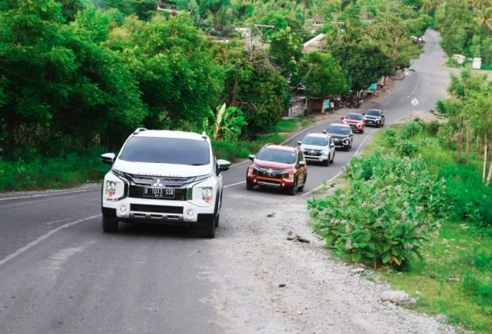 Tips Mengemudi Mobil Matic ke Tempat Wisata yang Banyak Tanjakan