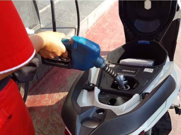Bensin Motor Matic Boros saat Macet! Bisa Jadi Gaya Bekendara Kamu yang Salah