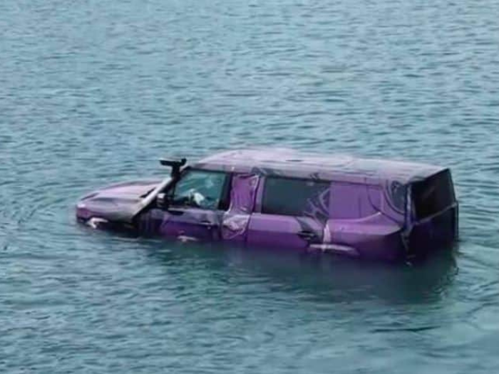 Wow! Jetour G900 Bisa Berenang dan Berputar 360 Derajat