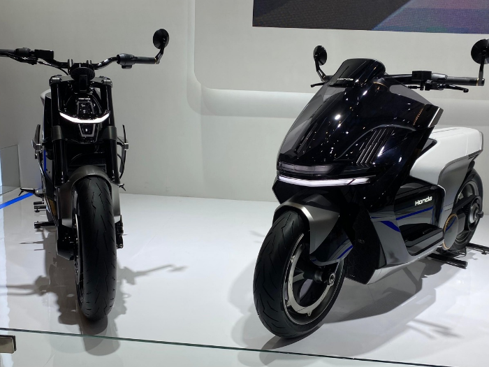 Honda Pamerkan 2 Motor Listrik Futuristik di IIMS 2025