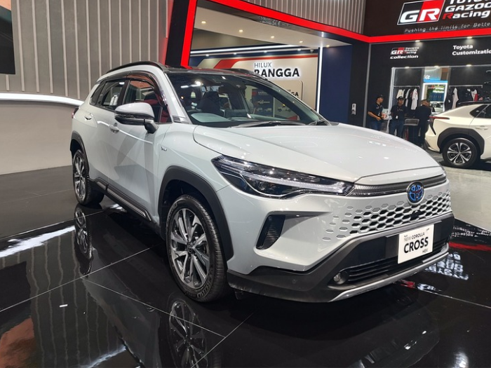 5 Kelebihan Toyota Corolla Cross GR Sport HEV Terbaru 2025 Dibanding Rival Sekelasnya