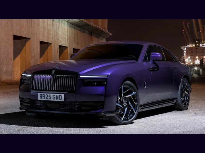 Rolls-Royce Black Badge Spectre: Mobil Listrik Paling Buas dengan Aura Gelap