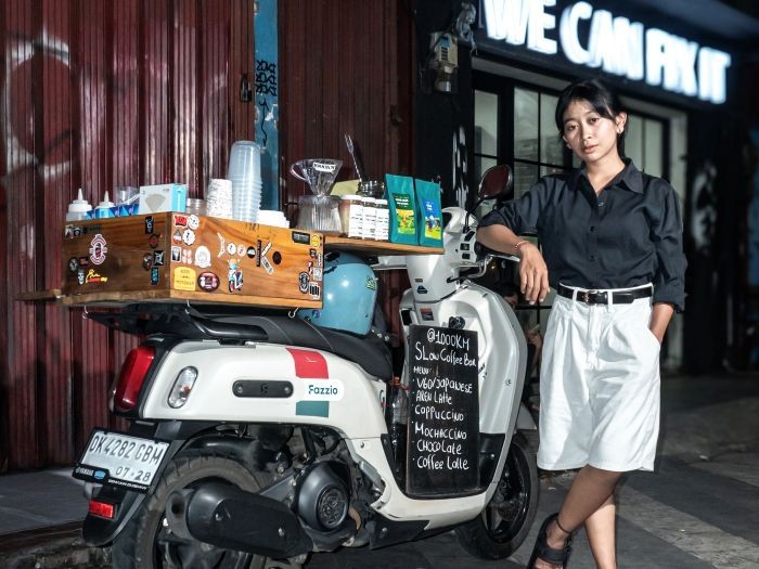 Perjalanan 1000 KM: Kopi, Motor, dan Mimpi Caroline dari Bali ke Depok