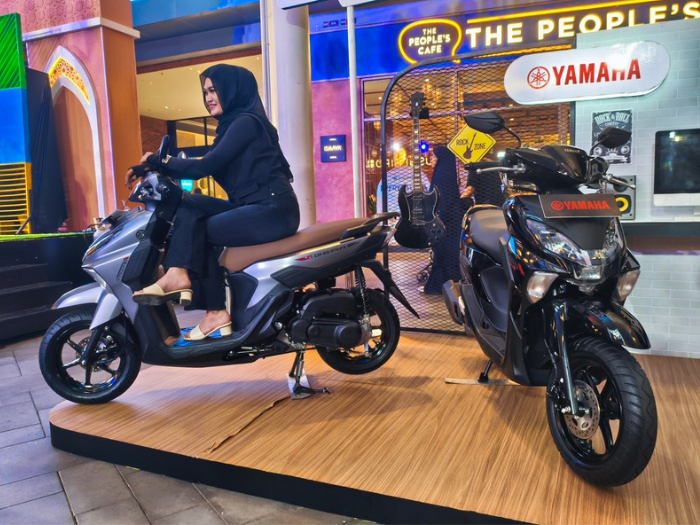 5 Perbandingan Yamaha Gear Ultima Terbaru vs Honda Vario, Sama-sama 125cc Mana yang Terbaik?