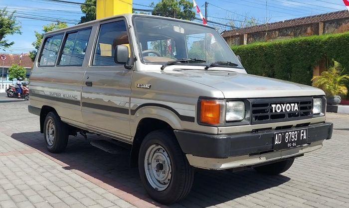Mengulas Toyota Kijang dari Era 70-an hingga Generasi Terbaru 2025, Mana yang Jadi Favorit Kamu?