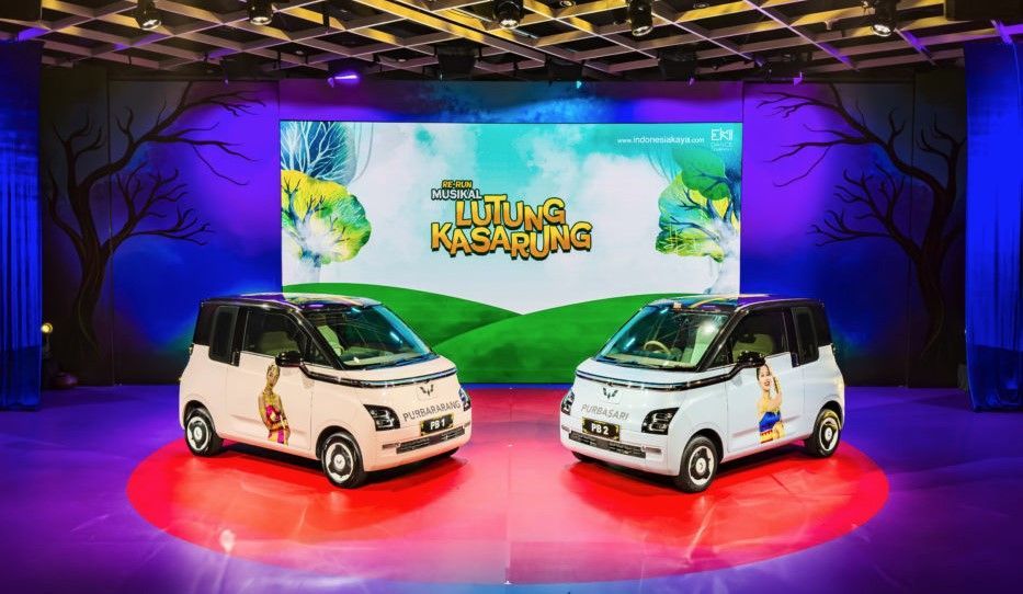 Kolaborasi Unik, 2 Mobil Listrik Wuling Tampil di Pertunjukan Musikal Lutung Kasarung