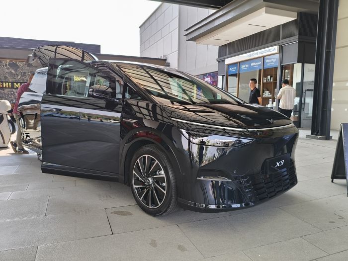 5 Keunggulan Mobil Listrik Xpeng X9 yang Baru Hadir di Indonesia, Saingan Denza dan Alphard?