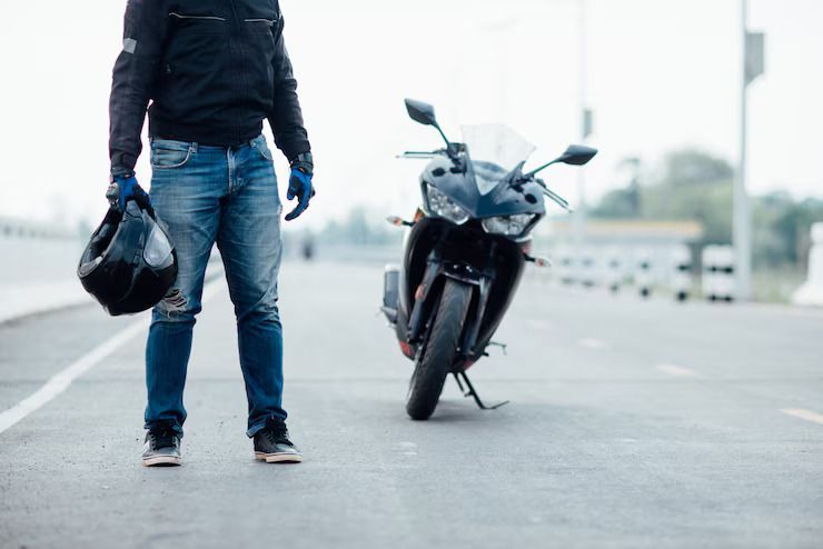 Hindari 3 Kesalahan Berpakaian Ini Saat Mengendarai Motor, Apa Saja?