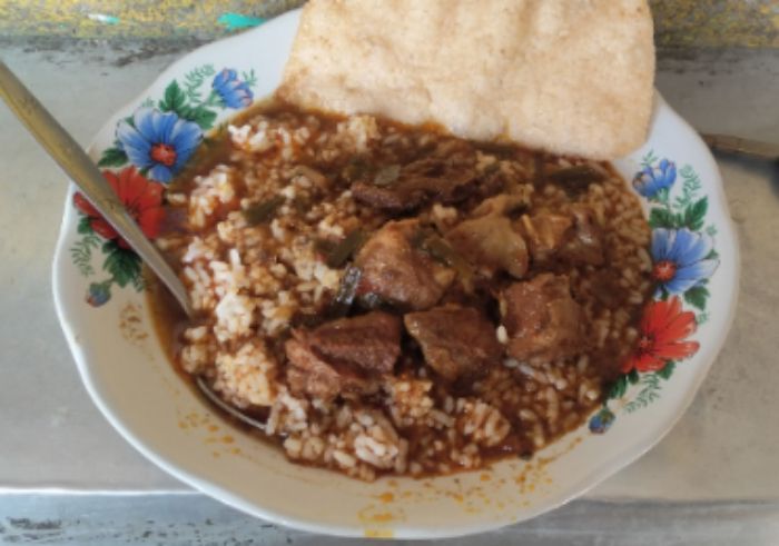 Rawon Setan Bu Aslikah, Rekomendasi Kuliner Lamongan yang Bukanya Tengah Malam