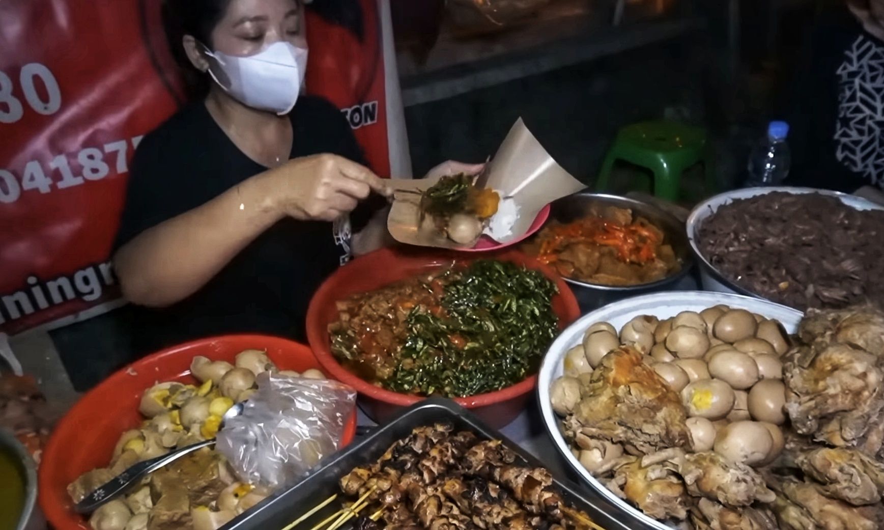 Gudeg Mercon Bu Tinah: Kuliner Pedas Legendaris Jogja yang Tidak Boleh Dilewatkan