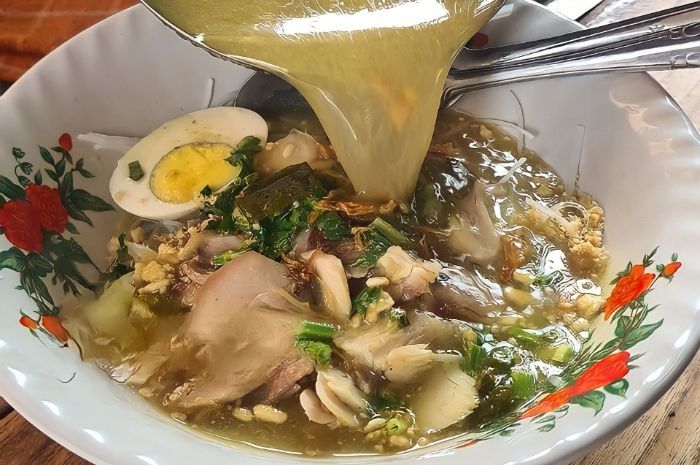 Sedapnya Soto Ayam Khas Surabaya di Tangerang, Rasanya Otentik Idaman Banget!