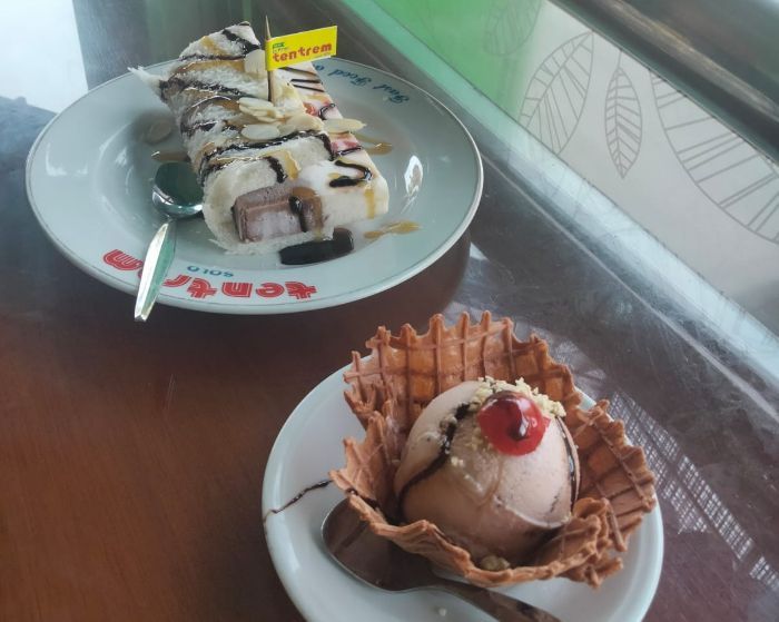 Mencicipi Es Krim Solo Legendaris, Es Tentrem Tak Tergantikan sejak 1952