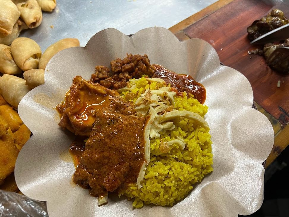 Belum Buka Warungnya Sudah Antre Pembeli, Nasi Kuning Pungkur Ludes Dalam 3 Jam!