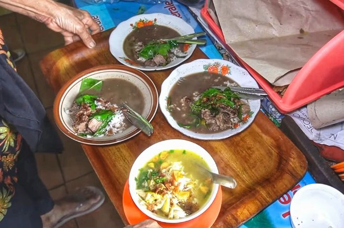 Warung Soto Ayam & Nasi Pindang Kudus Tresno Sari: Mencicipi Kelezatan Nasi Pindang Khas Kudus di Semarang