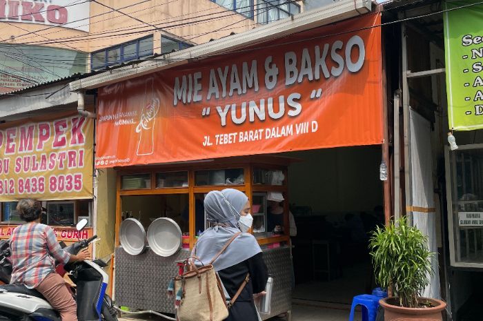 Cobain Mie Ayam Bakso Yunus, Makanan Legendaris yang Ada di Tebet