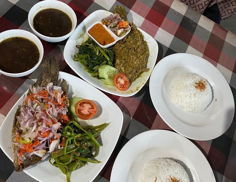 Mencicipi Mujair Nyat-nyat di RM Pak Bagong di Bali, Porsinya Bikin Puas!