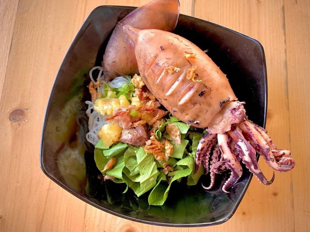 Dear Pecinta Seafood, Coba Nikmati Sensasi Makan Cumi dan Gurita dengan Cara yang Unik, Seperti Apa?