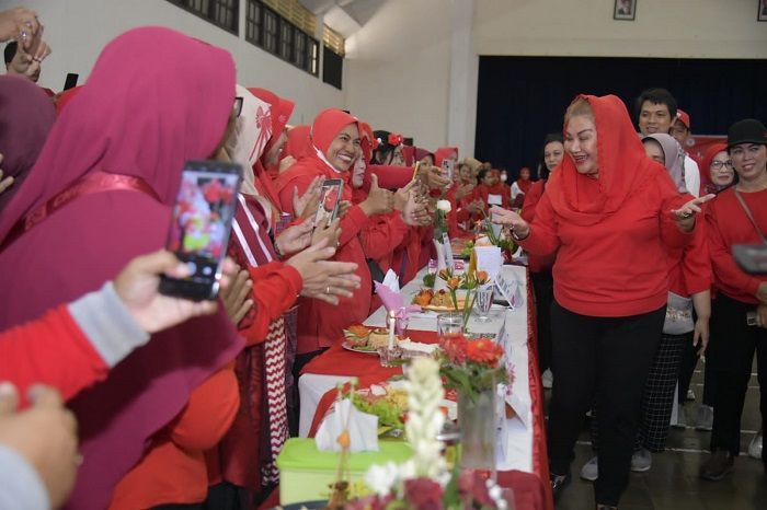 Ibu-ibu di Semarang Guyub Ikut Lomba Masak Nasi Goreng, Para Bapak Ikut Antusias