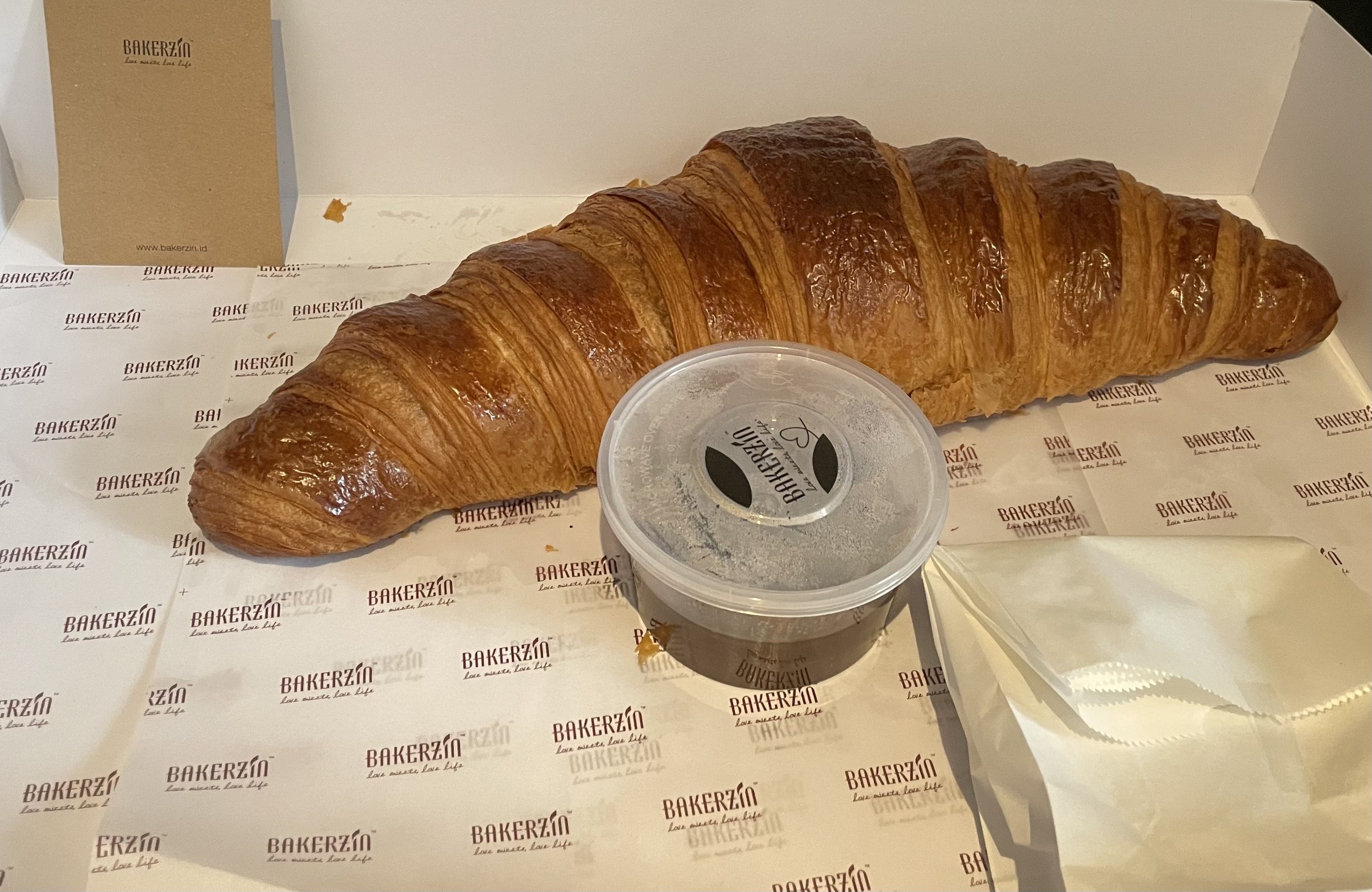 Pecinta Pastry Merapat! Cobain Nih, Croissant Raksasa Pertama di Indonesia