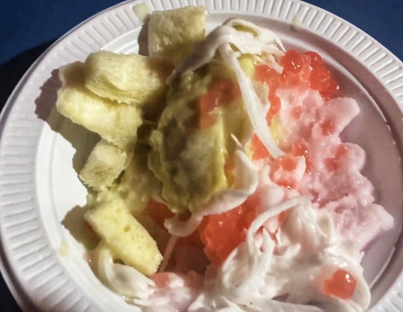 Es Puter Conglik: Nikmatnya Es Krim Legendaris Semarang dengan Ragam Rasa dan Topping Menggugah Selera!