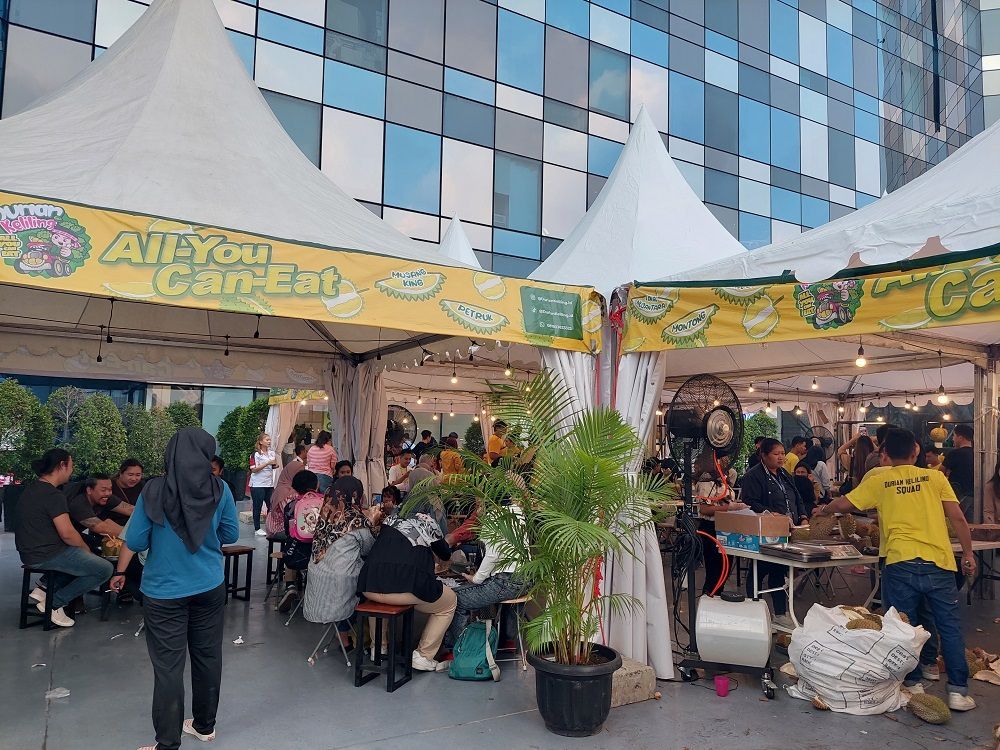 Makan Durian Sepuasnya di All You Can Eat, Pesta Durian dalam Rangka Sambut Hut Ri di Mal Kokas