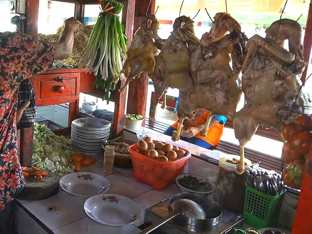 Menyantap Bakmi Jawa dan Ayam Goreng Mbah Noto, Rekomendasi Kuliner Gurih di Gunung Kidul Yogya