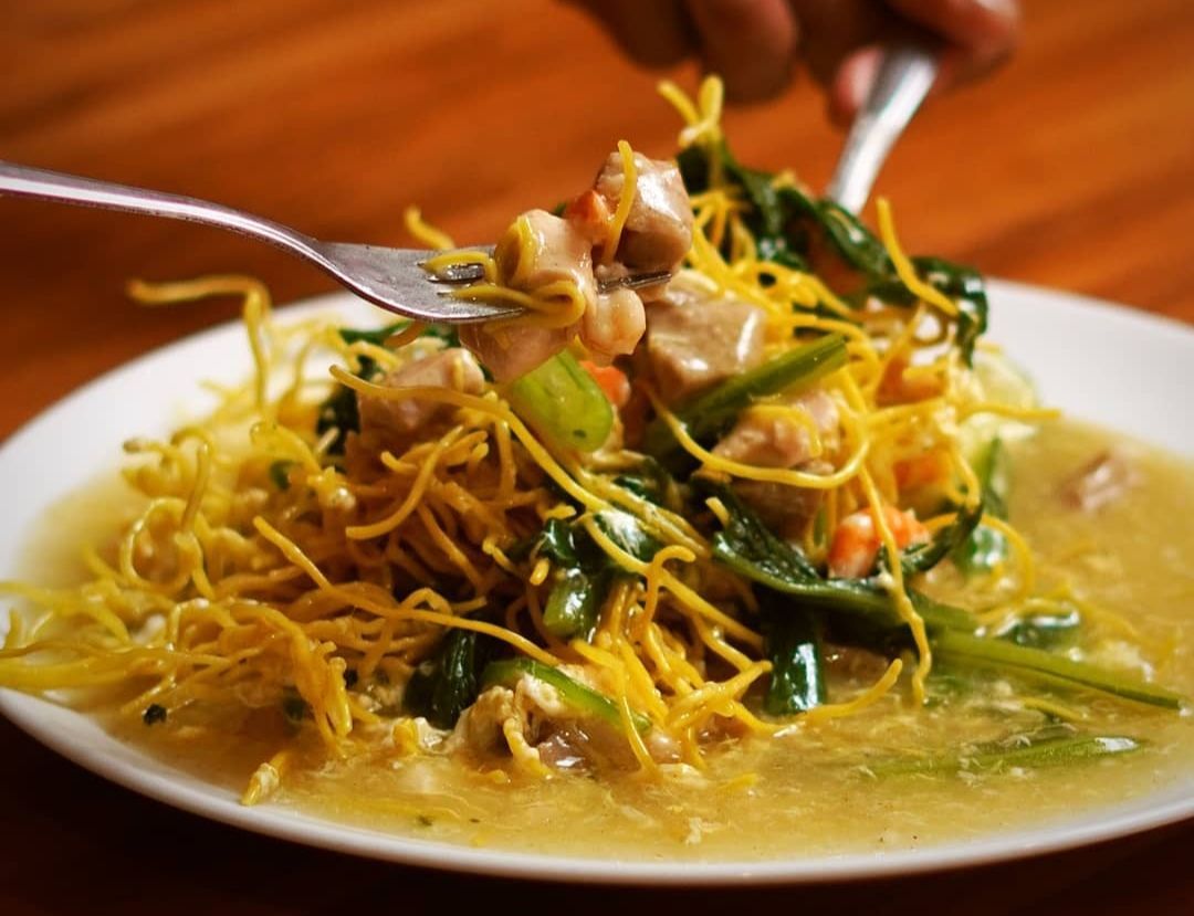 Lezatnya Mie Titi alias Mie Kering Jadi Kuliner Populer Makassar, Begini Asal Muasalnya!