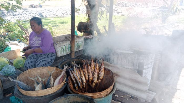 Manis dan Gurihnya, Ikan Asap Salem Khas Pantura Probolinggo