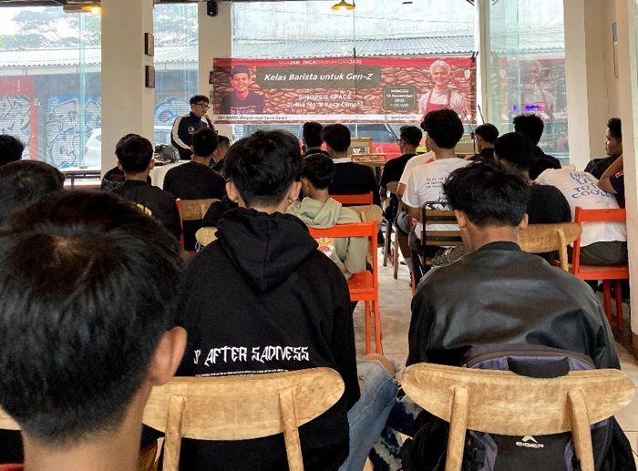 Wujudkan Komitmen Ganjar-Mahfud, Ganjartivity Buka Kelas Barista di Bandung