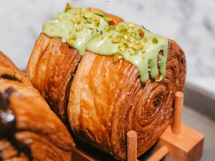 Anti Ribet! Ini Resep Makanan Viral Cromboloni Varian Pistachio