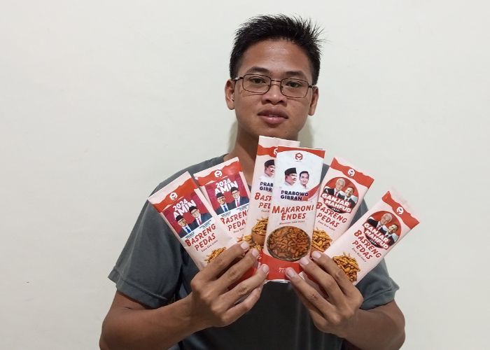 Kreatif! Pemuda Asal Sampang Bikin Basreng Pedas 'Pilpres 2024' hingga Cuan Jutaan Rupiah