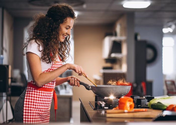 9 Alasan Kenapa Harus Jadikan Memasak sebagai Hobi, Bisa Tingkatkan Kreativitas Lho!