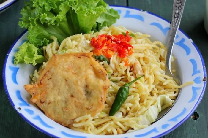 4 Resep Olahan Mie Kuning Basah dan Kering, Bisa Digoreng!