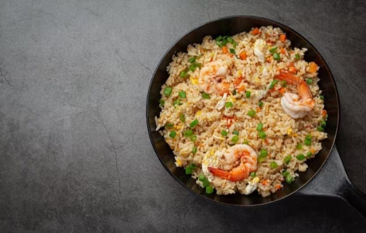 Resep Mudah Bikin Nasi Goreng Viral ala Solaria! Yuk Cobain!