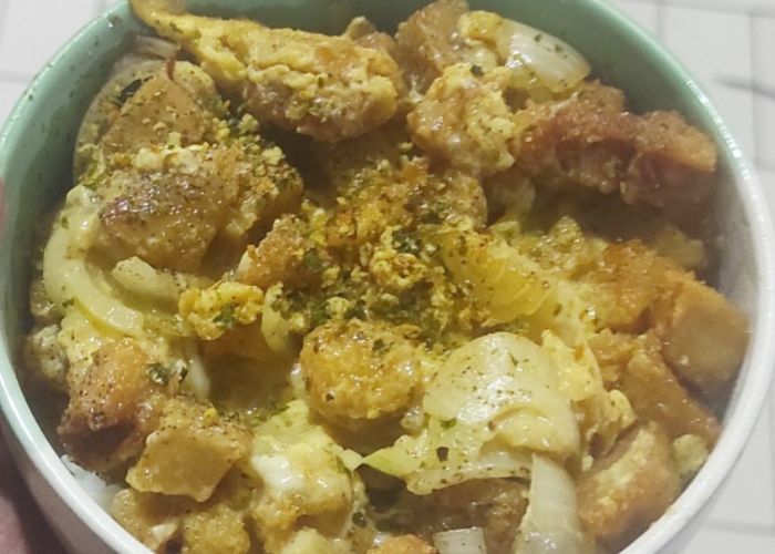 Punya Ayam dan Telur di Rumah Bingung Mau Dimasak Apa? Coba Deh Resep Oyakodon Simpel Ini