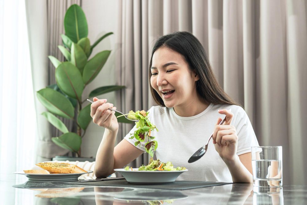 6 Alasan Mengapa Makan Perlahan Lebih Baik daripada Makan Cepat 