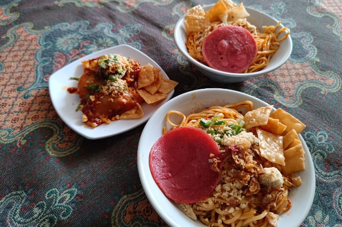 Berada di Komplek, Kuliner Mie Jebew Diburu Pembeli dari Dalam dan Luar Jember