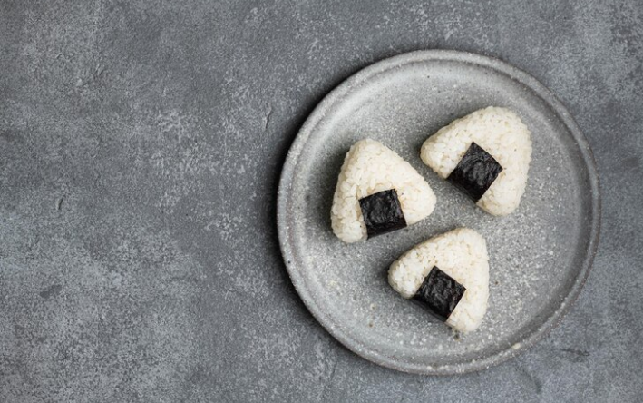 Resep Onigiri Ala Rumahan: Bekal Lezat dan Sehat untuk Anak Tercinta