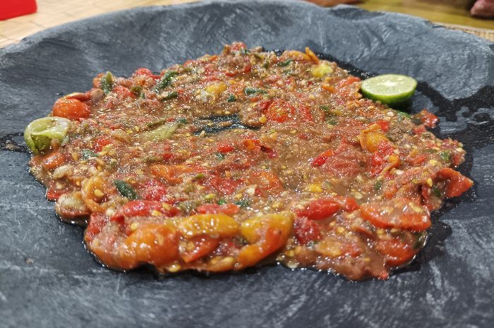 Muput Lesung, Cara Makan Sambal yang Berbeda di Seruit Buk Lin
