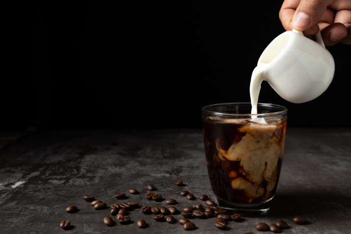 Jangan Salah! Ini Panduan Memilih Susu yang Sesuai untuk Campuran Kopi
