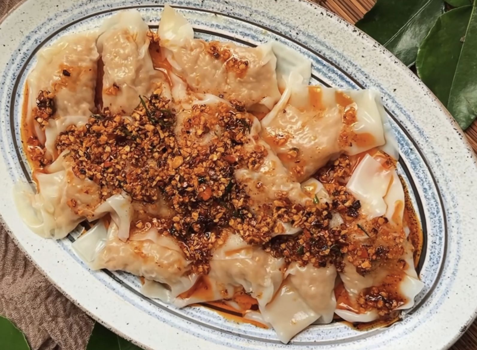 17 Ide Nama Usaha Pangsit Chili Oil Kekinian Ala Gen Z yang Paling Hit!