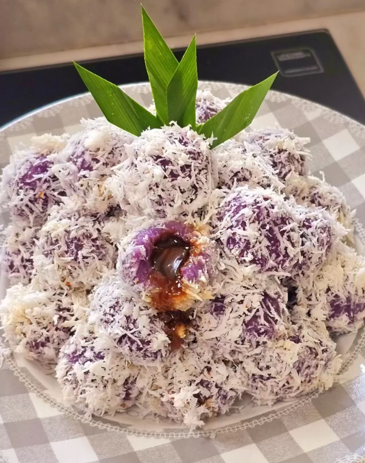 Resep Klepon Ubi Ungu, Kenyal dan Manis Menyatu Dalam Satu Gigitan