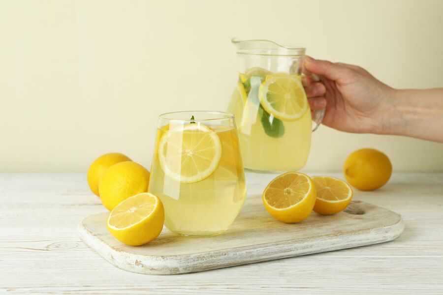 5 Resep Minuman Sehat dari Lemon yang Segar dan Enak, Pernah Coba?