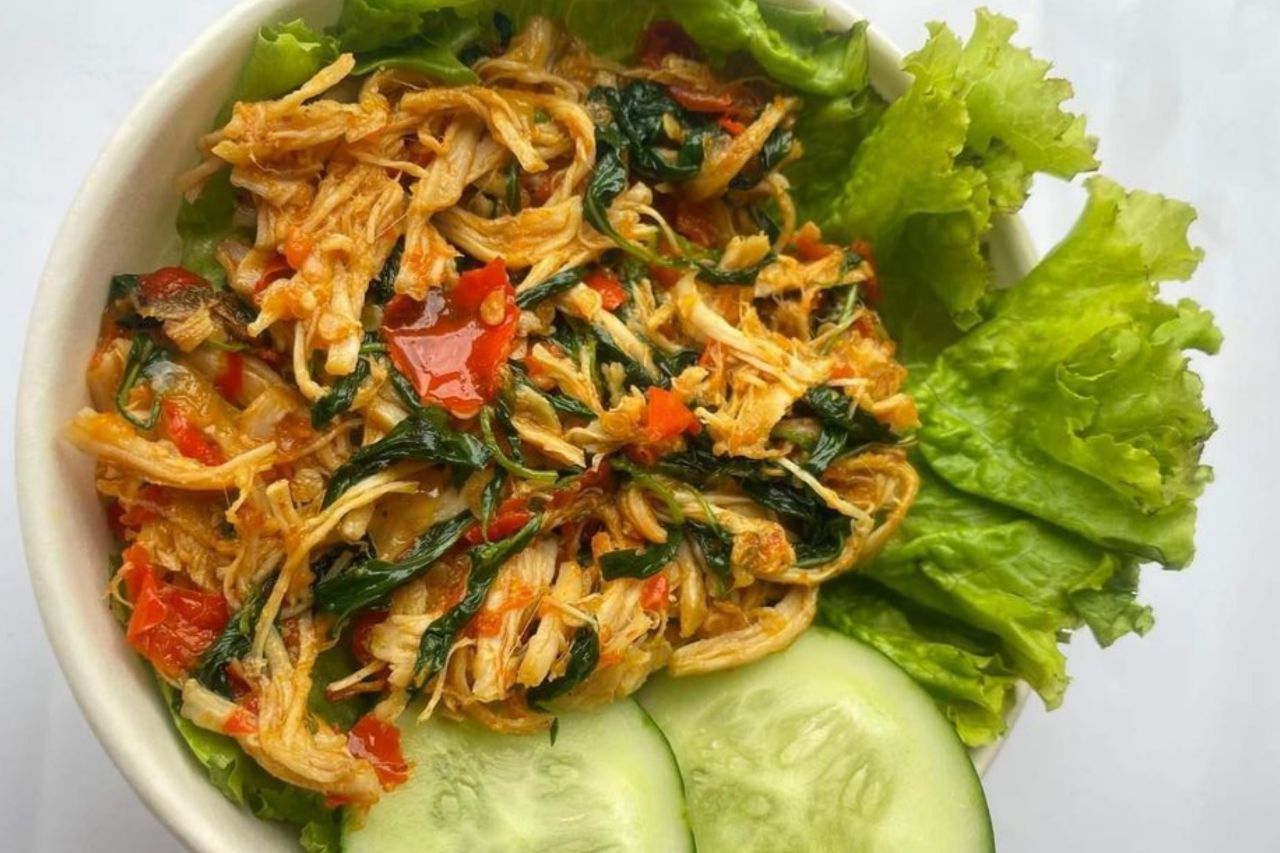 Resep Ayam Suwir Kemangi Pedas, Lezat dan Mudah Dibuat!
