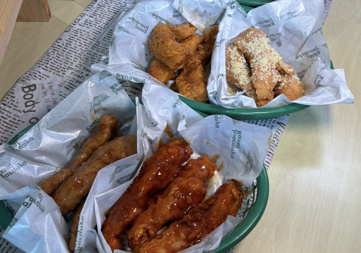 Sensasi Makan Chicken Tender Dicocol Saus Creamy Ranch, Cobain Deh!