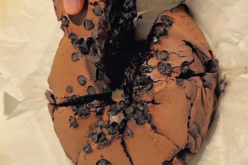 Resep Chocolate Mochi Cake yang Kenyal, Manis, dan Pastinya Enak!