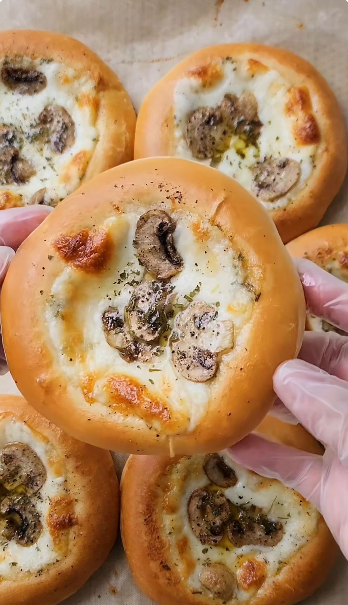 Ide Menu Buka Puasa! Resep Mini Garlic Pizza Bread: Sajian Lembut, Gurih, dengan Keju Leleh Menggoda